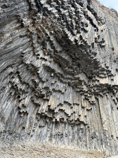 Поездка превзошла ожидания! Невероятно красивые и интересные места и идеально спланированный маршрут. Монастырь очень впечатлил, такого