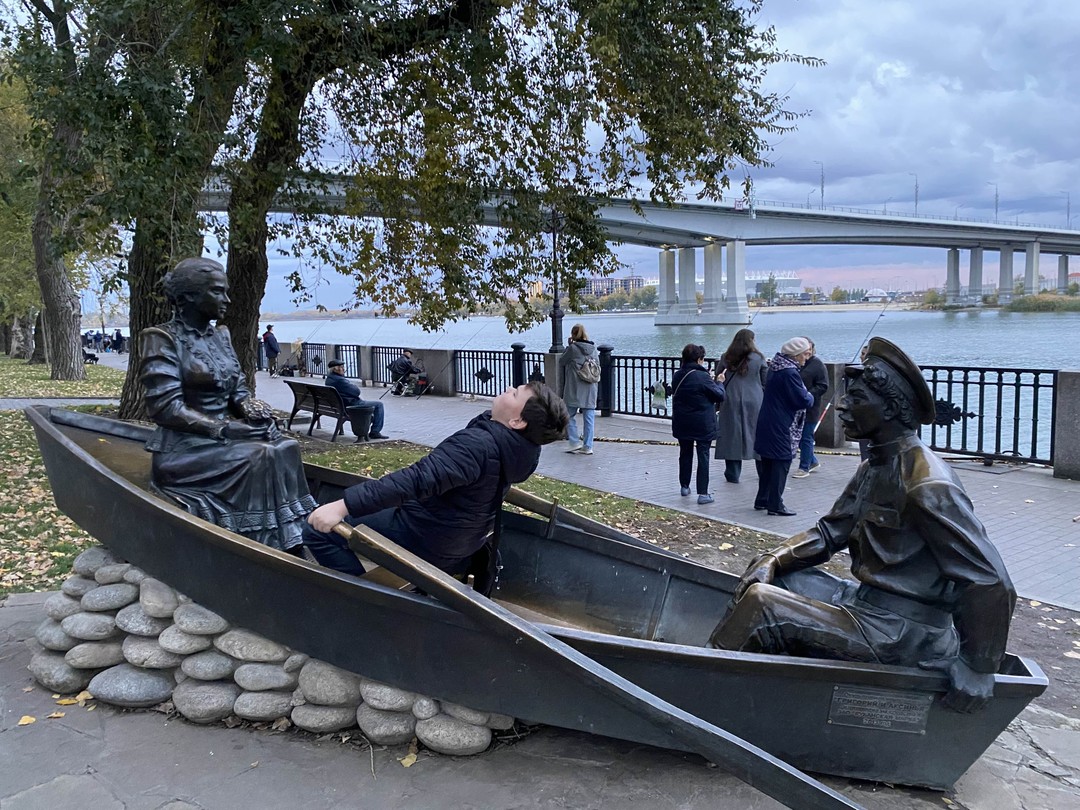 Ростов - город на Дону, на Доне (Анжелика)