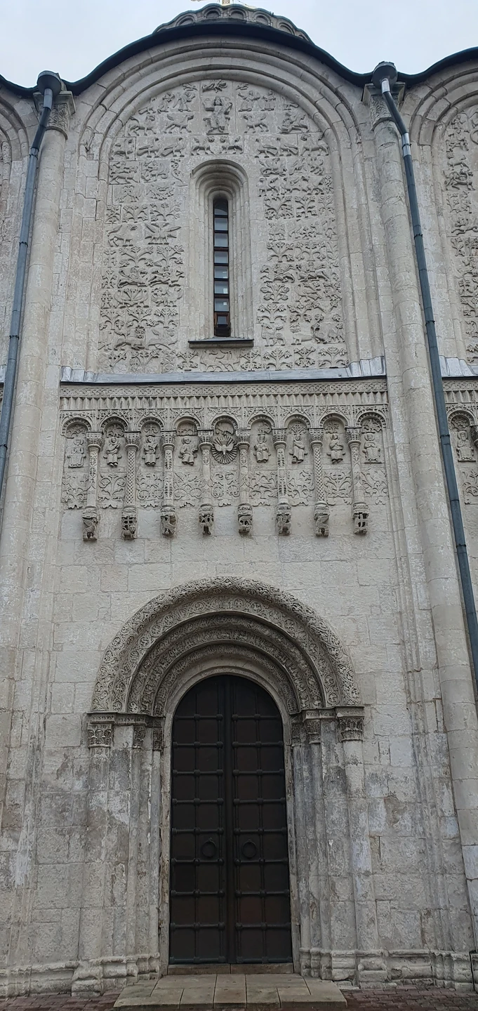 Светлана просто молодец! Очень структурированно, по делу, никакой лишней и неинтересной информации, никакого перегруза датами или