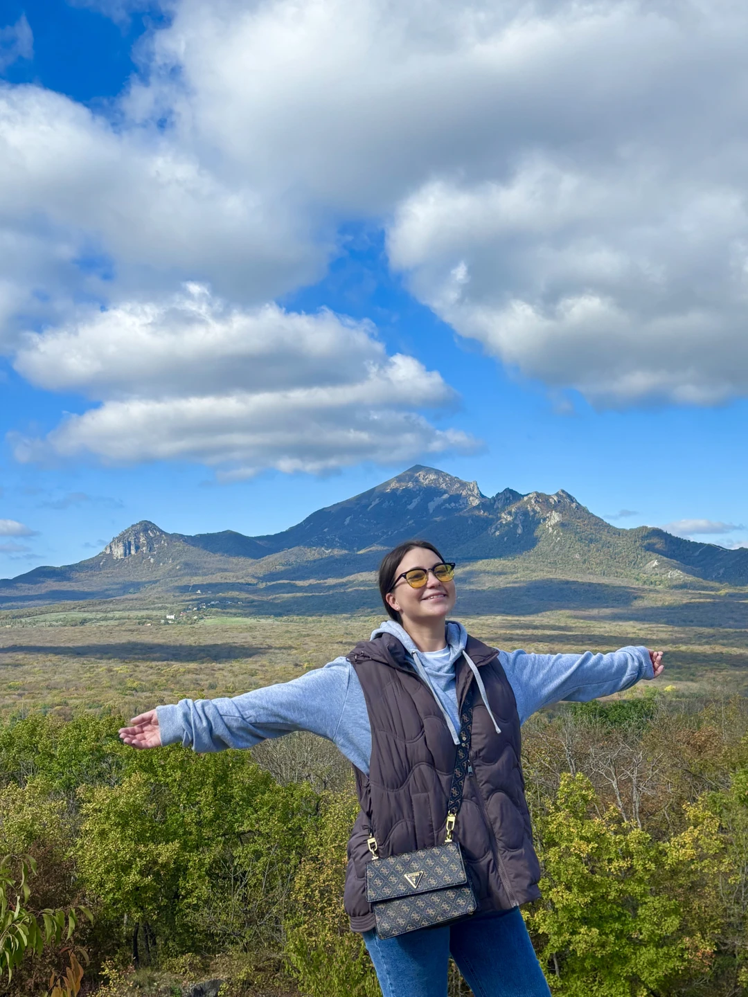 Валерия провела очень интересную экскурсию, путь был по великолепным горным местностям. Время пролетело быстро и не заметно