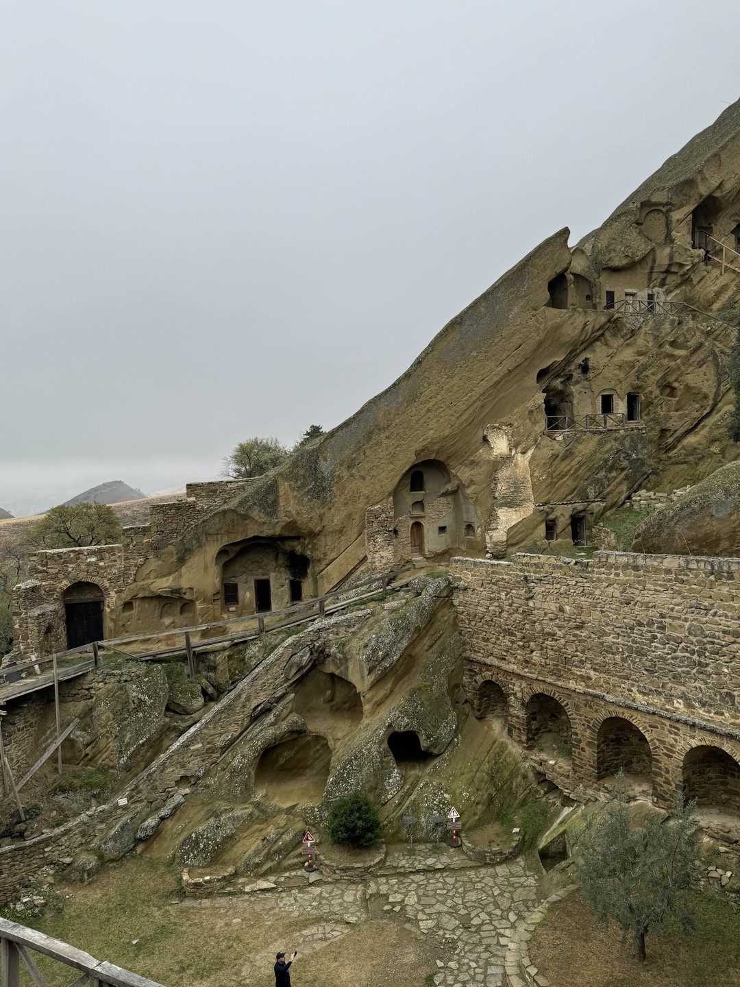 Благодарю за замечательное путешествие в удивительное место - красивое, величественное и святое. Увлеченный гид, Михаил, рассказал