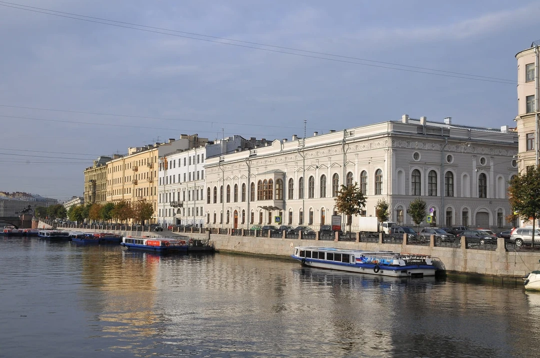 Главные до­сто­при­ме­ча­тель­но­сти Фонтанки