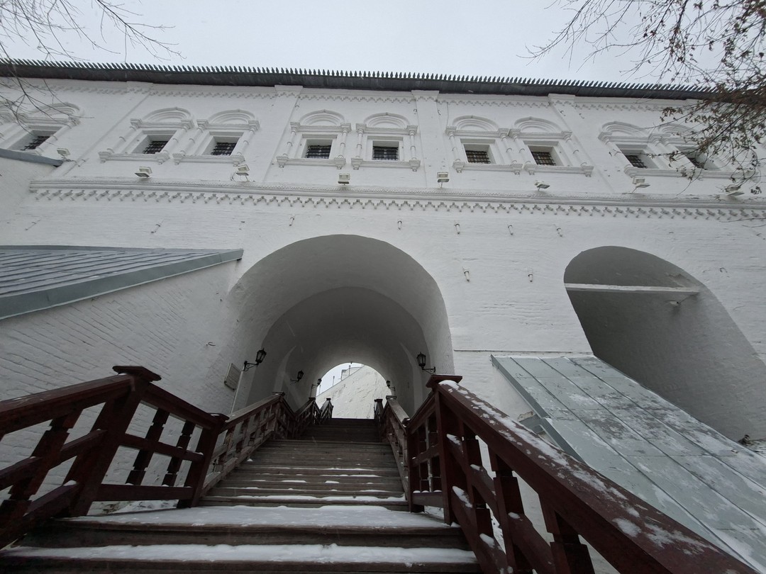 Наталья провела для нас чудесную прогулку по верхнему и нижнему Тобольску. Очень опытный гид с глубокими