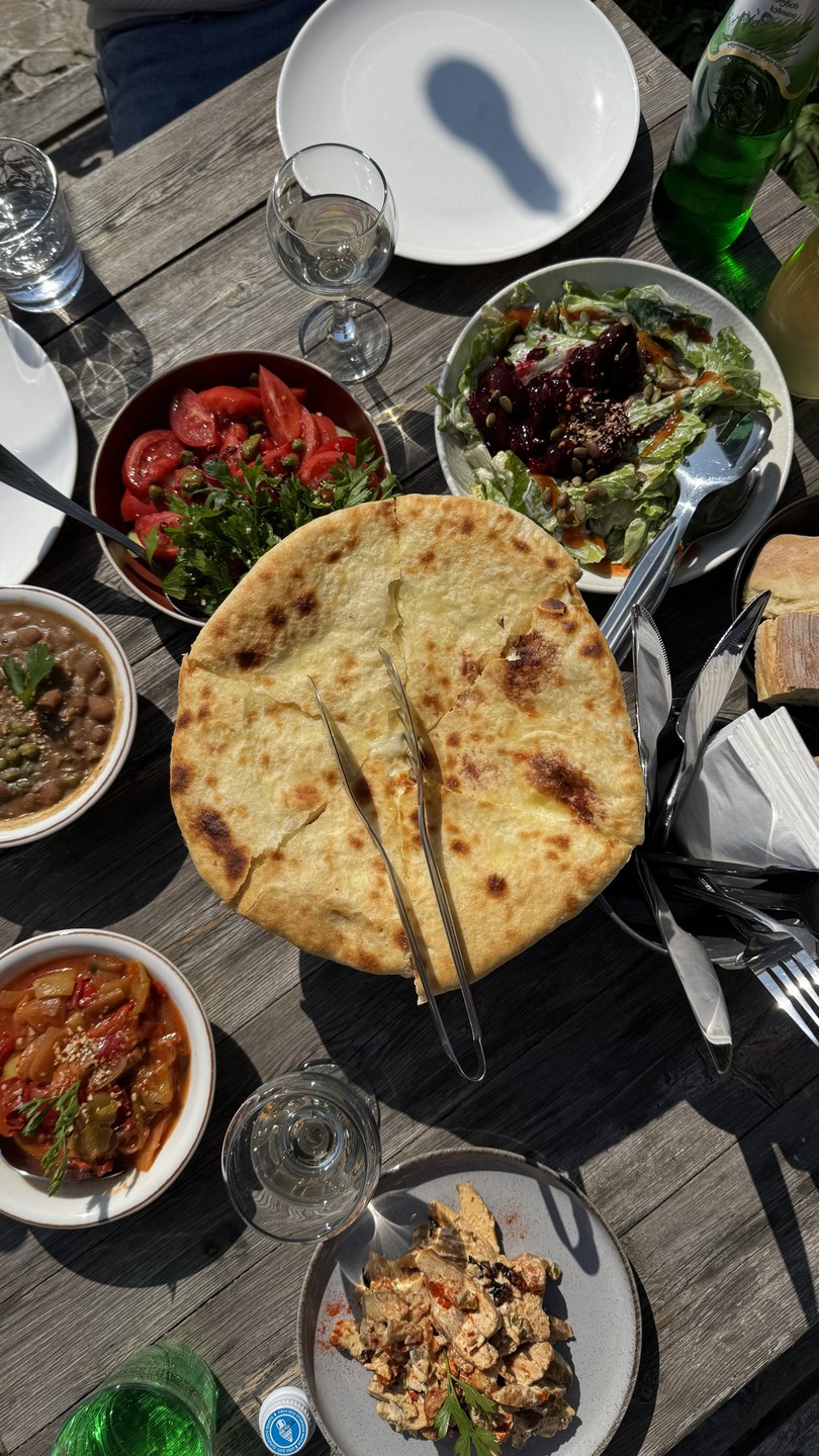 Организаторы очень постарались, собрали все самое интересное в один тур, фантастика! Отдельное спасибо гидам и водителям