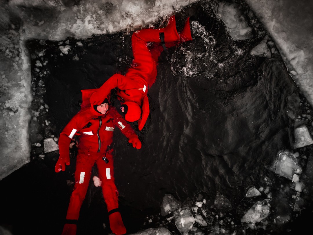 Ребята молодцы! Плавание проходило в дружеской отмосфере,Александр проинструктировал по технике и безопасности,предупреждал по опыту,как лучше не