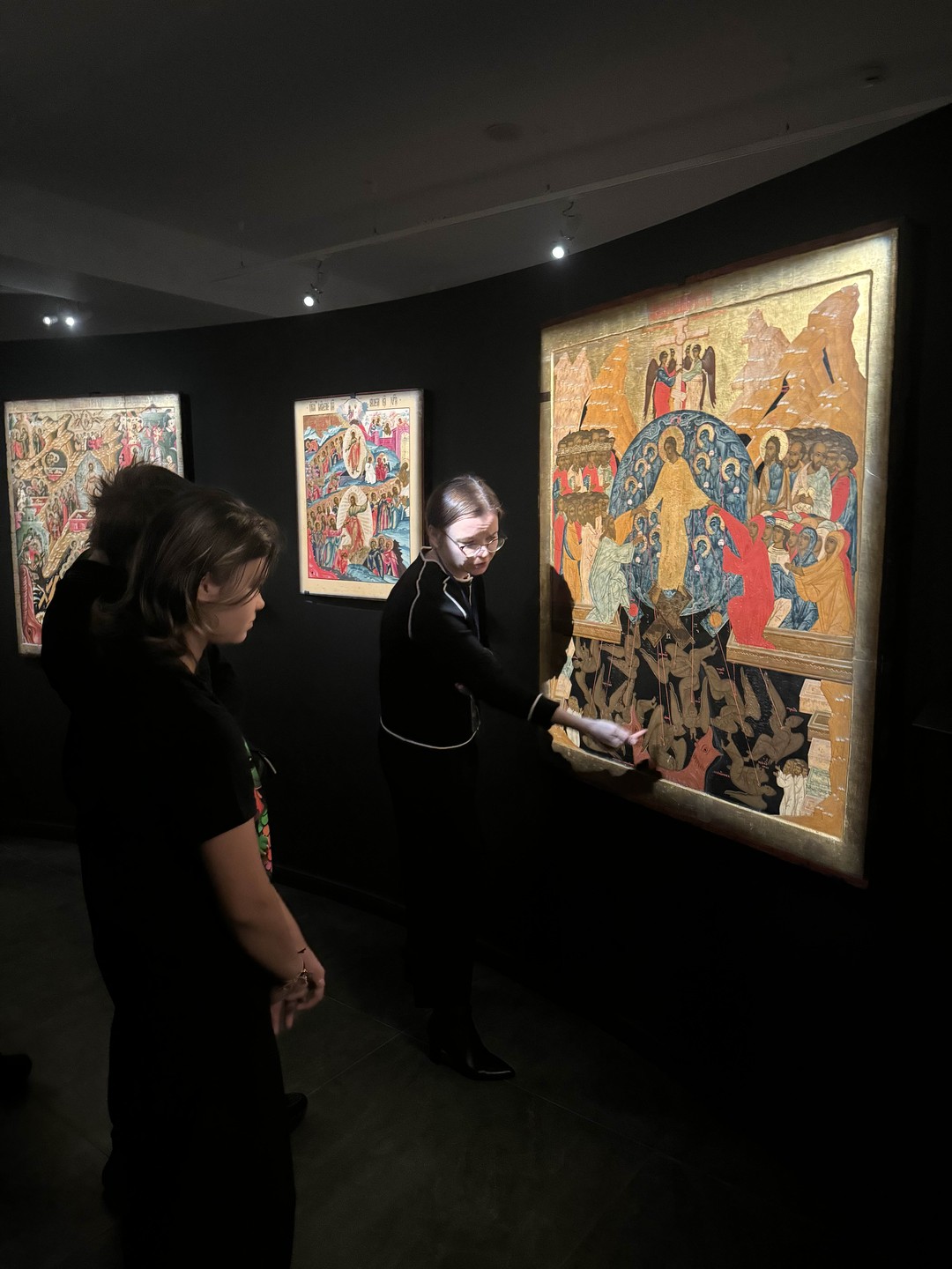 Сегодня были на экскурсии с 4 детьми (10-16 лет). Подростки, мне кажется, сложная аудитория в данной