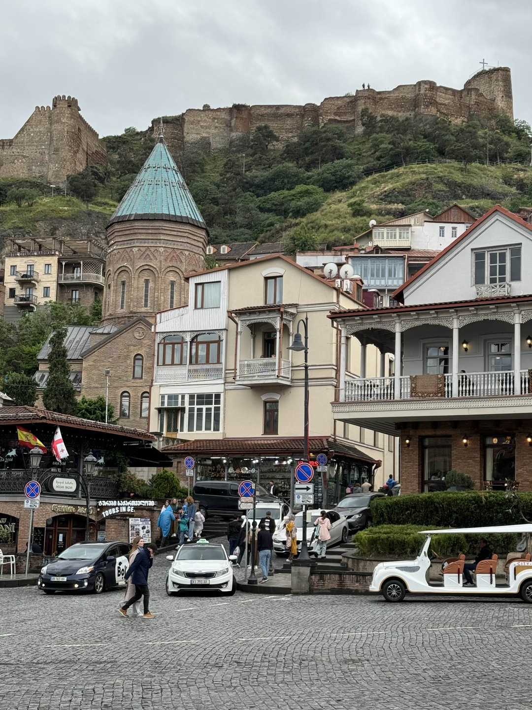 Замечательный экскурсия, Мариам прекрасный рассказчик, мы заслушались!