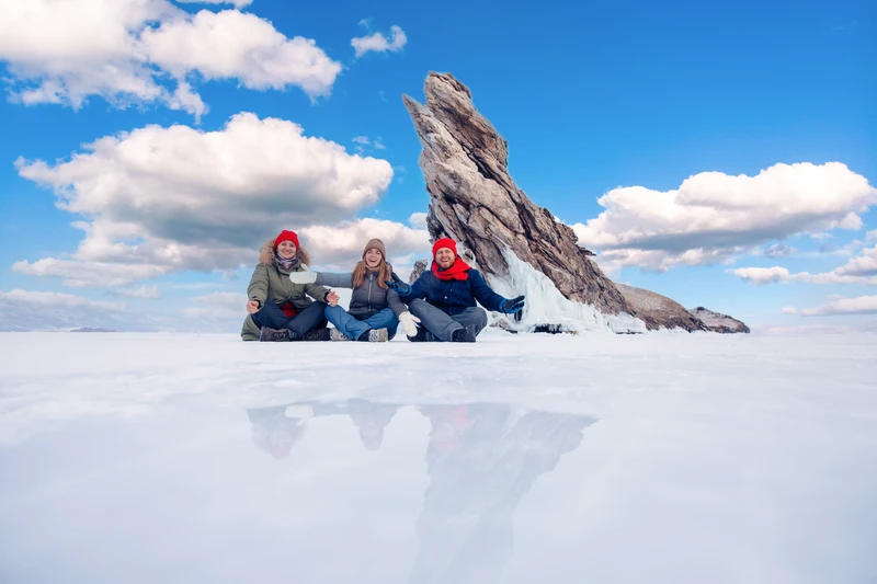 Лёд, мысы и  скалы: по Ольхону в мини-группе