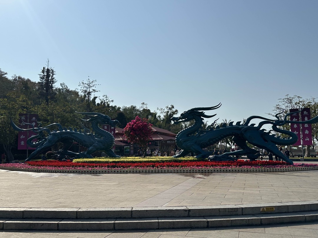 Экскурсия в храмовый комплекс Наньшань в Санье - это незабываемое погружение в буддийскую культуру, поражающее масштабом