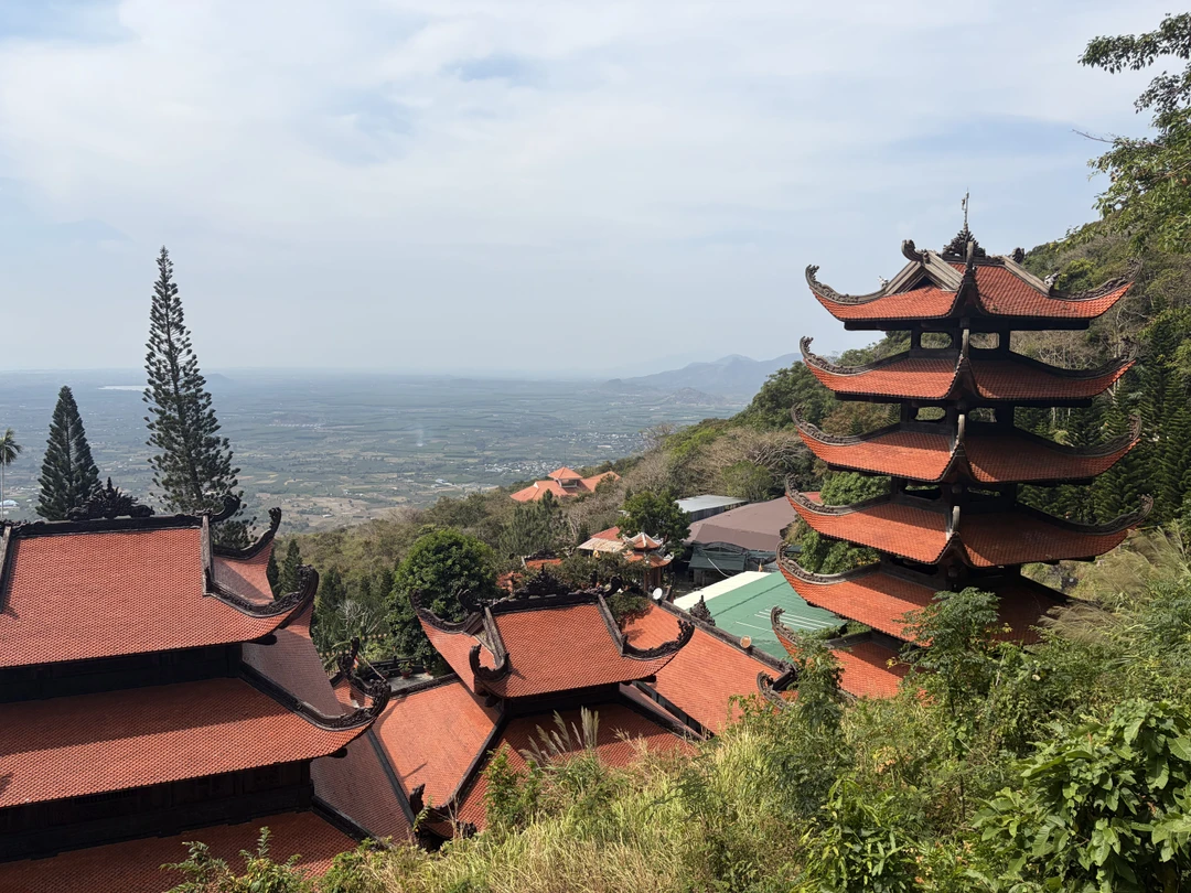 Отличная экскурсия недалеко от Муйне. Очень понравилась гид вьетнамка Над.