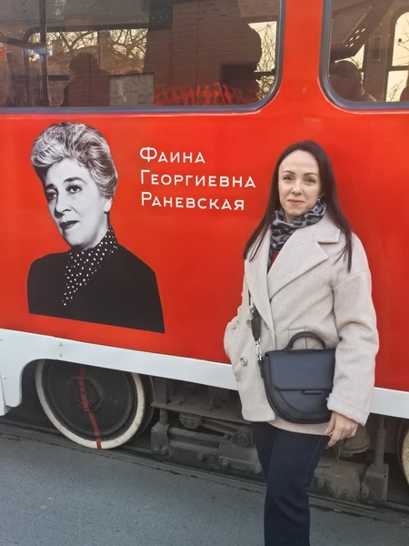 Музыкальный трамвай отличный подарок на 8е марта, путешествовали всей семьёй, очень понравилось, интересный рассказ, теплая атмосфера