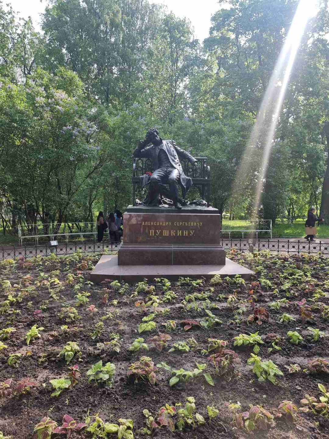 Очень понравилась прогулка с Тамарой. Квест, который она организовала, был интересен как взрослым, так и детям