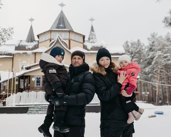 Семейная фотосессия, забавы на Тропе сказок, экскурсия по терему Деда Мороза