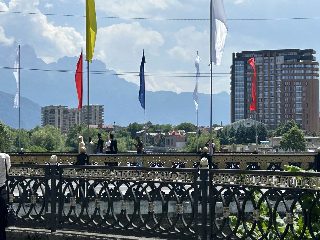 Замечательная экскурсия для первого знакомства с городом. Тимуру огромное спасибо! Он прекрасный рассказчик владеющий массой интересной