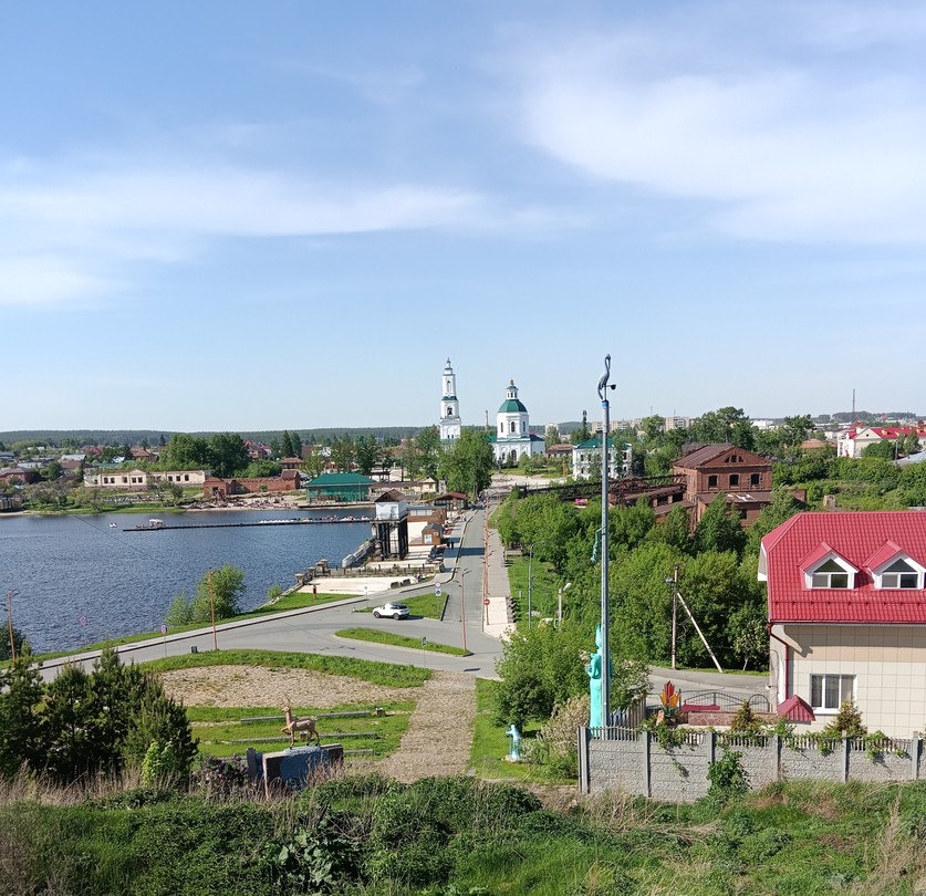 Поездка очень понравилась. Я ездила с 2 детьми и пожилой мамой. Ей было нелегко преодолеть такое