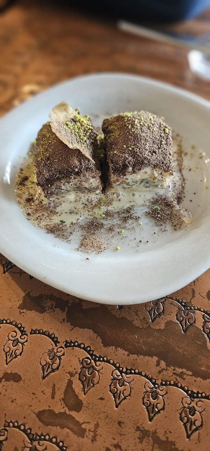 Нам очень повезло и с экскурсоводом, и с компанией туристов на экскурсии. Всё сложилось лучшим образом.