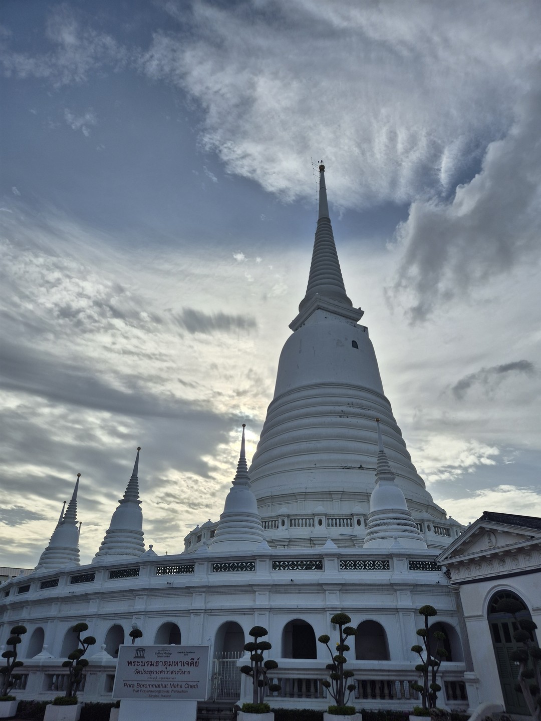 Нам очень понравился день, проведенный с Ольгой. Увидели всё, что пропускали в транзитных поездках) комфортно, информативно, мобильно. Рекомендую