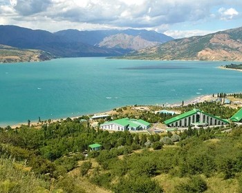 Горы Чимган, Чарвакское водохранилище и курорт «Амирсой»