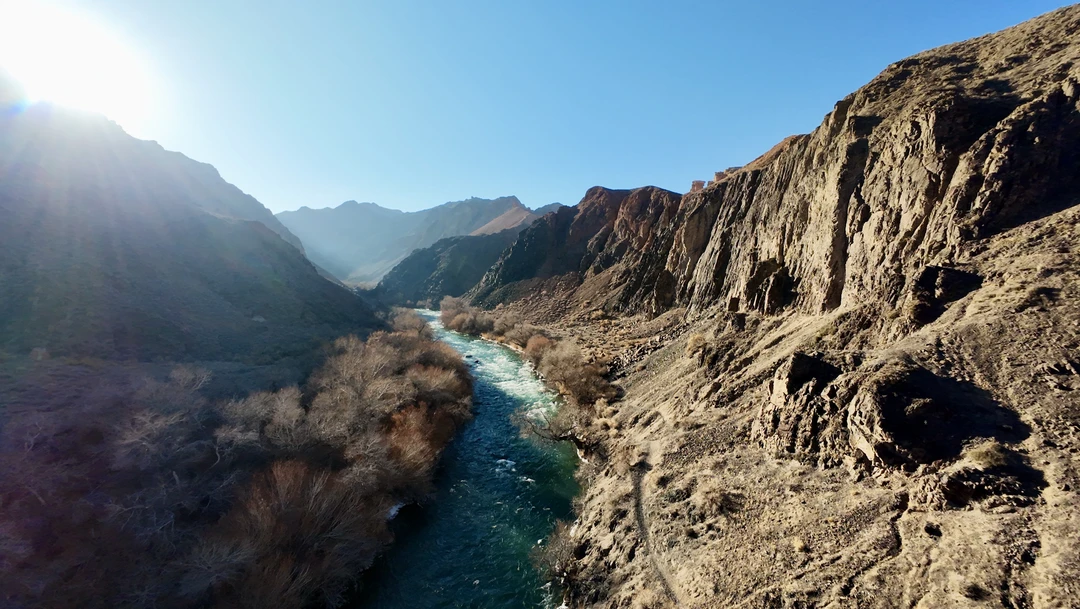 Всё включено: магия Чёрного и Чарынского каньонов, экзотика озёр Кольсай и Каинды (Артём)