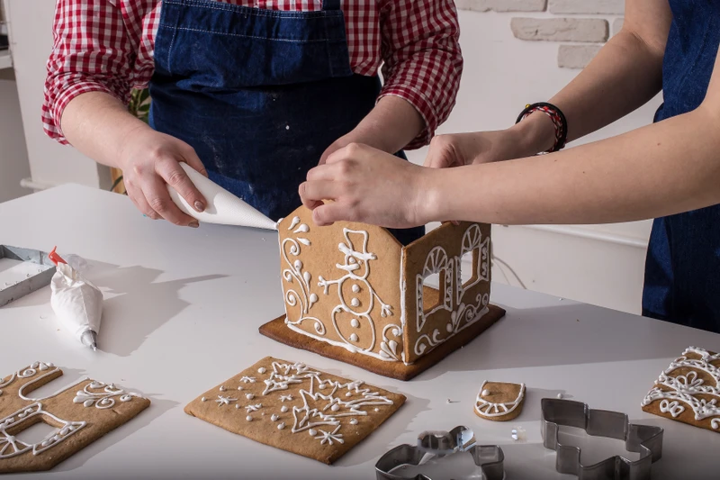 Мастер-класс по изготовлению пряничного домика в Петербурге
