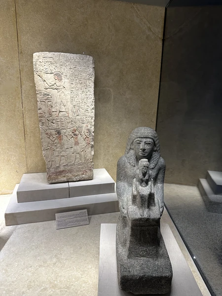 Сегодня были на обзорной экскурсии по Шарм-эль-Шейху с гидом Богдади. Экскурсовод великолепный, очень интересный, очень подробно