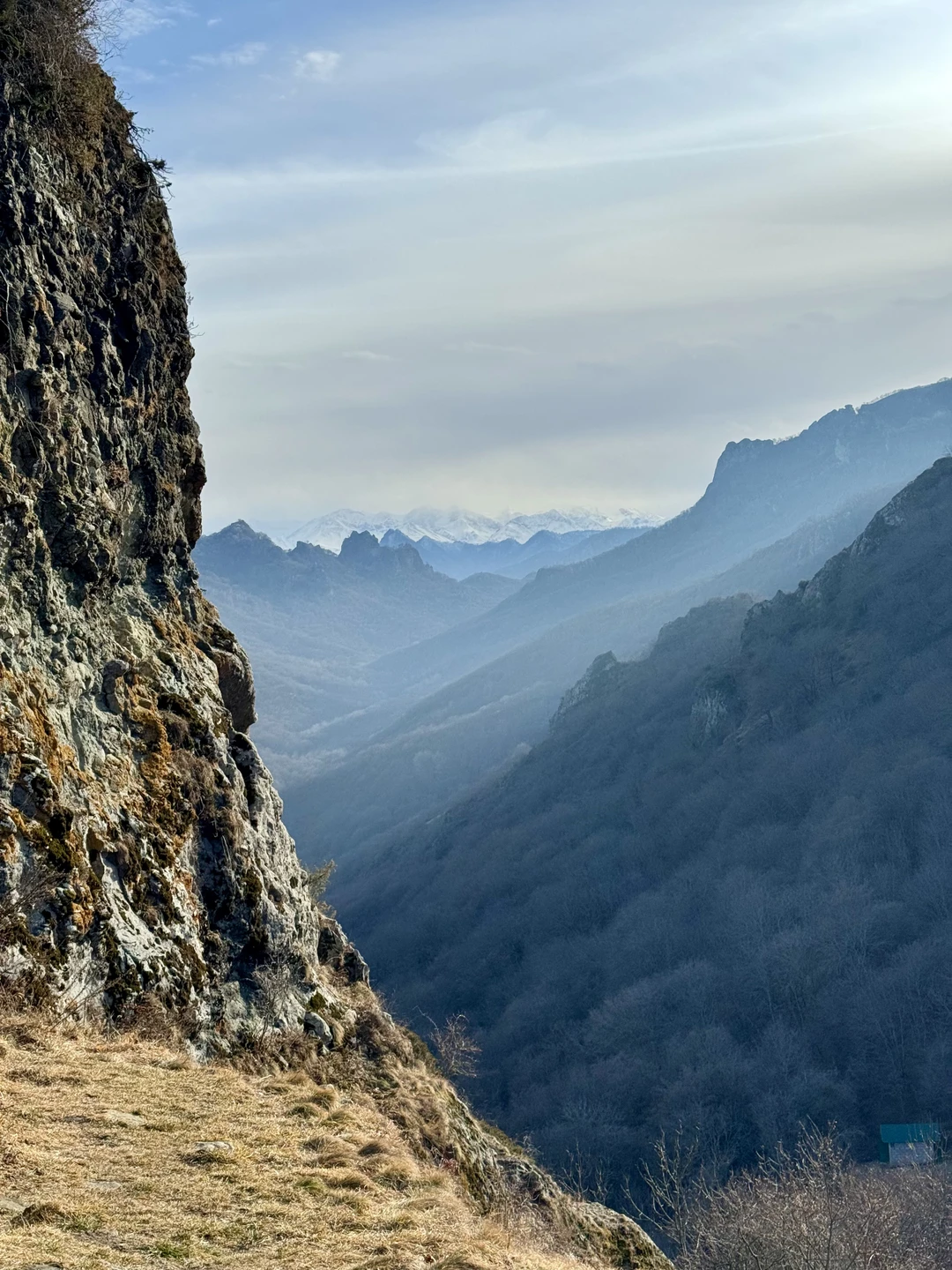 Прекрасная поездка с гидом Иваном, очень доброжелательный человек и интересный рассказчик, всегда готов помочь. Комфортное вождение,