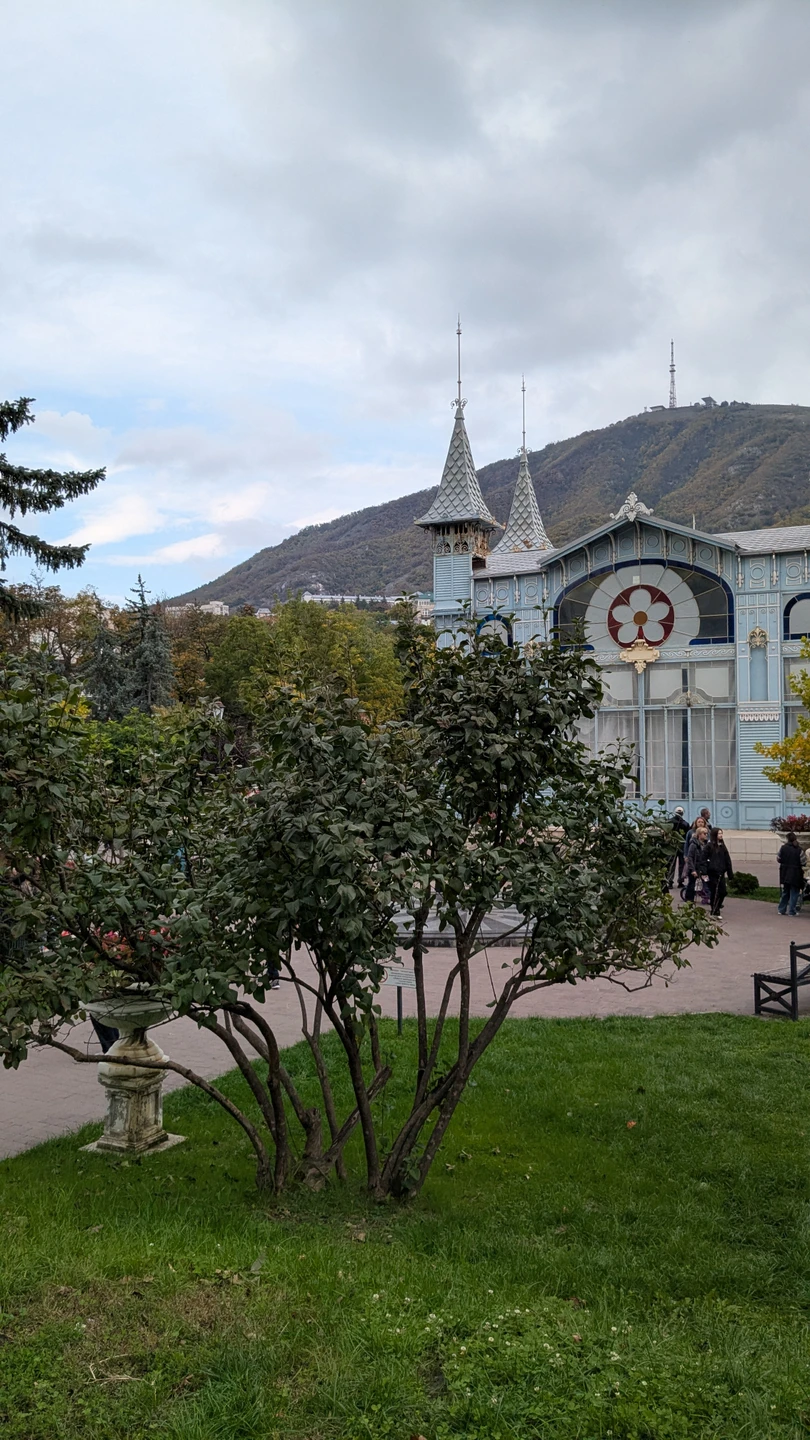 Это была прекрасная поездка в курортный город моего детства. Я была в Пятигорске 43 года назад