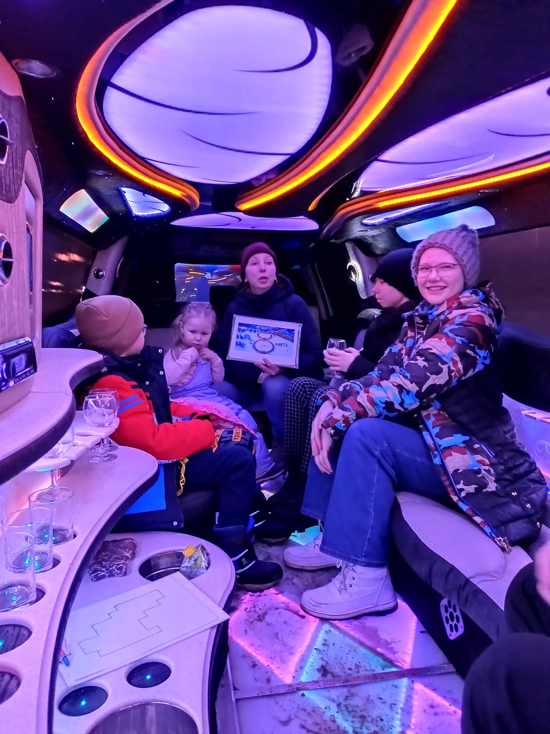 Лучше подбирать водителей,чтобы не огрызались и прислушивались к гиду. А так все замечательно