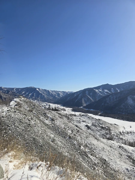 Выражаю огромную благодарность гиду организатору Николаю за увлекательную, позновательную экскурсию по Чуйскому тракту. Рекомендую всем не