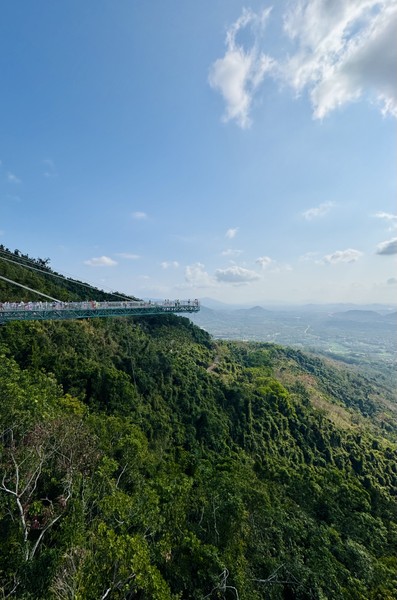 отличная прогулочная экскурсия! Экскурсич заняла 5 часов, как и было заявлено. Очень красивые виды открываются с
