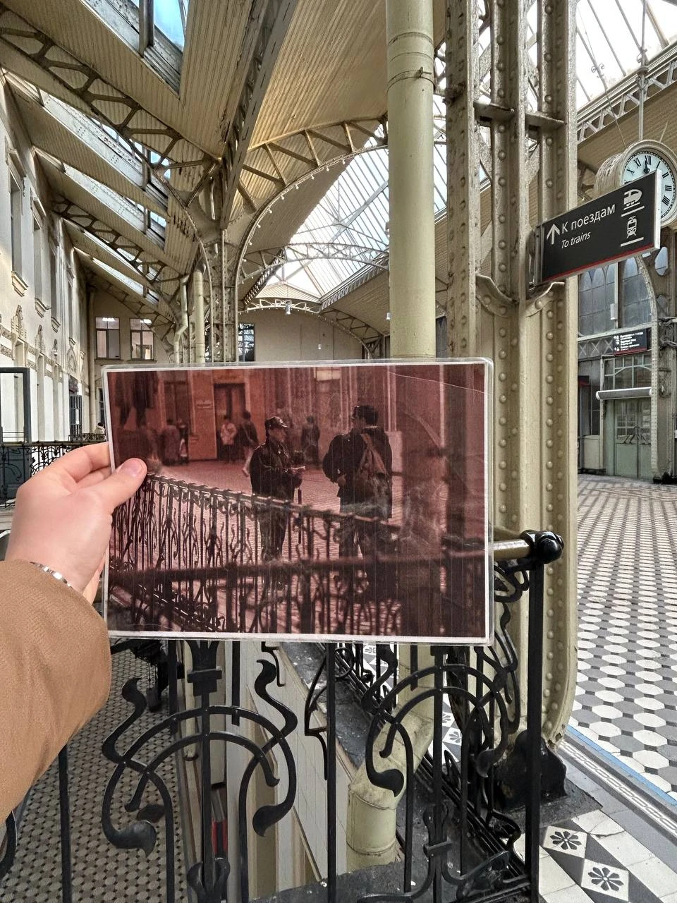 Очень уютная и ламповая экскурсия от Данилы. Маршрут составлен по всем ключевым локациям фильма с учётом