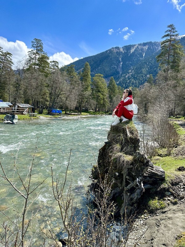 Йога-ретрит для девушек в Архызе с психологом: мягкие практики в поисках опоры, гармонии и принятия