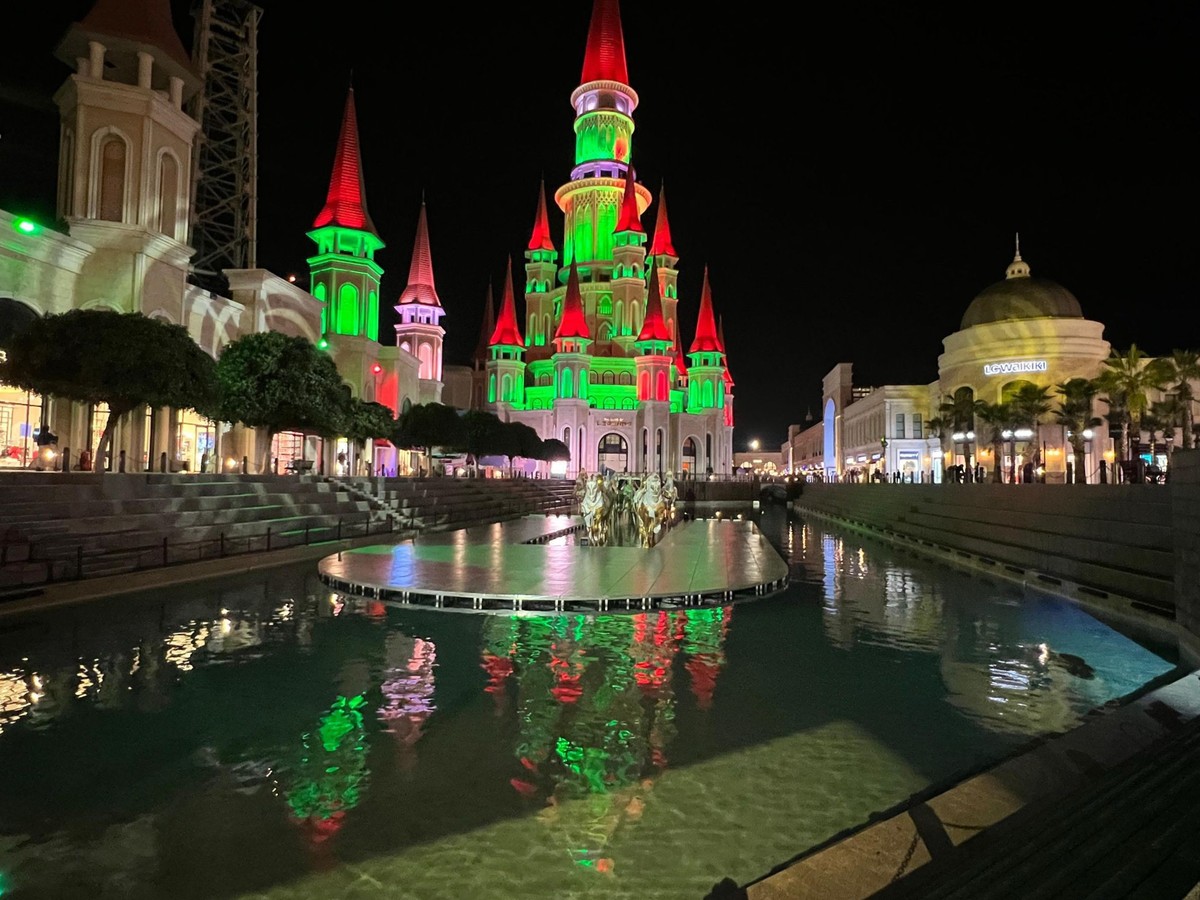 Вечерний трансфер в парк Land of Legends из Антальи