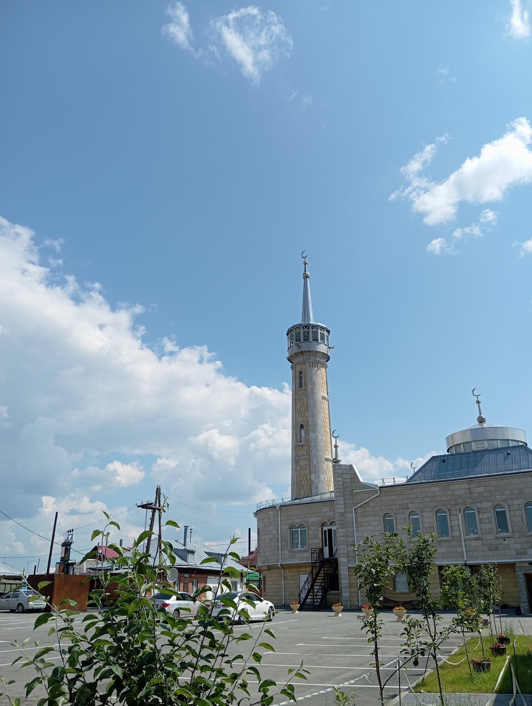 Это очень здорово встречать в наше время людей, которые душой и сердцем вкладываются в сохранение истории
