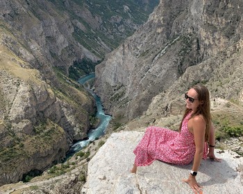 Бархан Сарыкум, Миатлинская и Чиркейская ГЭС, водная прогулка по Сулакскому каньону, «Язык Тролля»