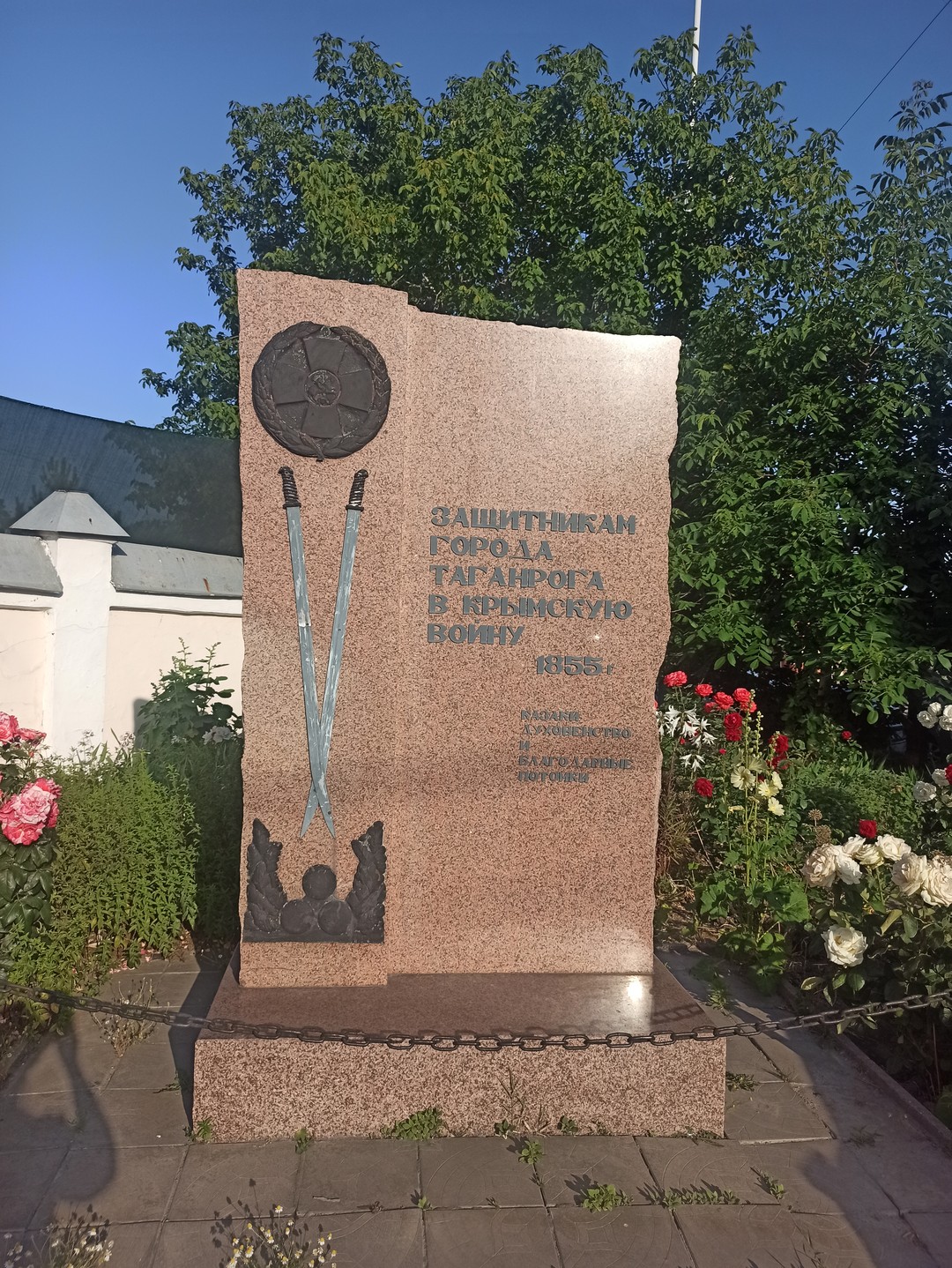 Основной задачей экскурсии было показать детям воду. С задачей Александр справился на ура! Увидели подъем моста