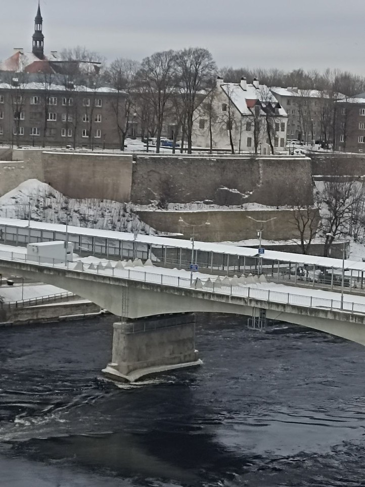 Экскурсия из Петербурга в Ивангород: крепость, нарвская рыба и маяк (Екатерина)