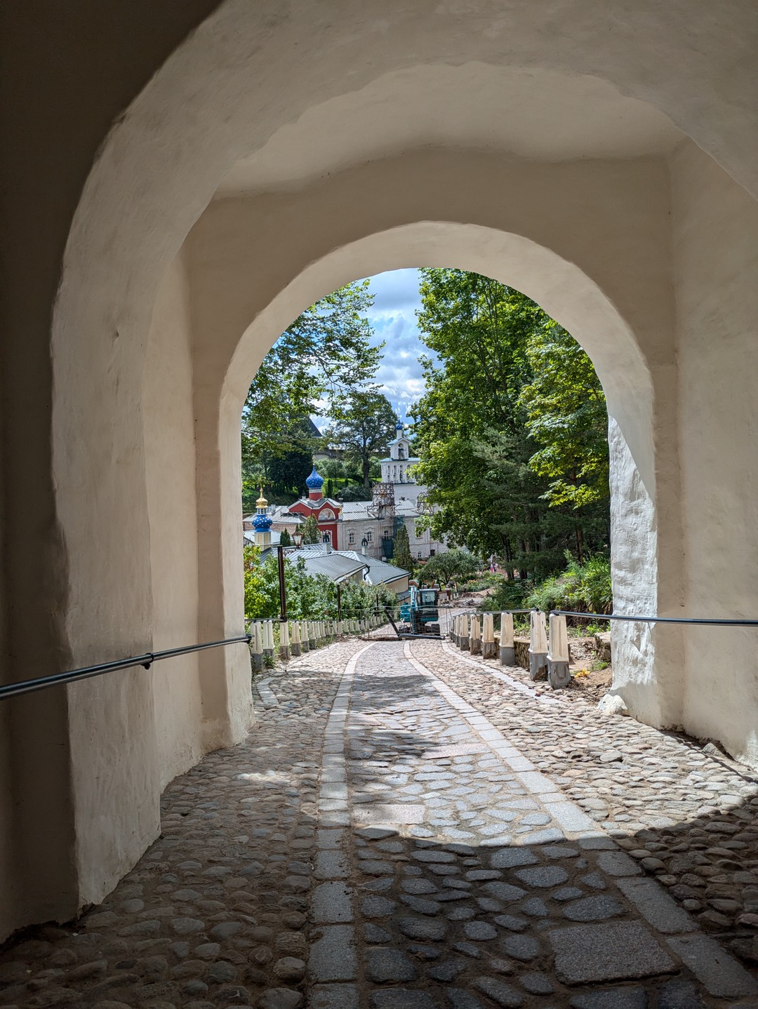 Псков, Изборск и Печоры: групповая авто-пешеходная экскурсия (Александра)