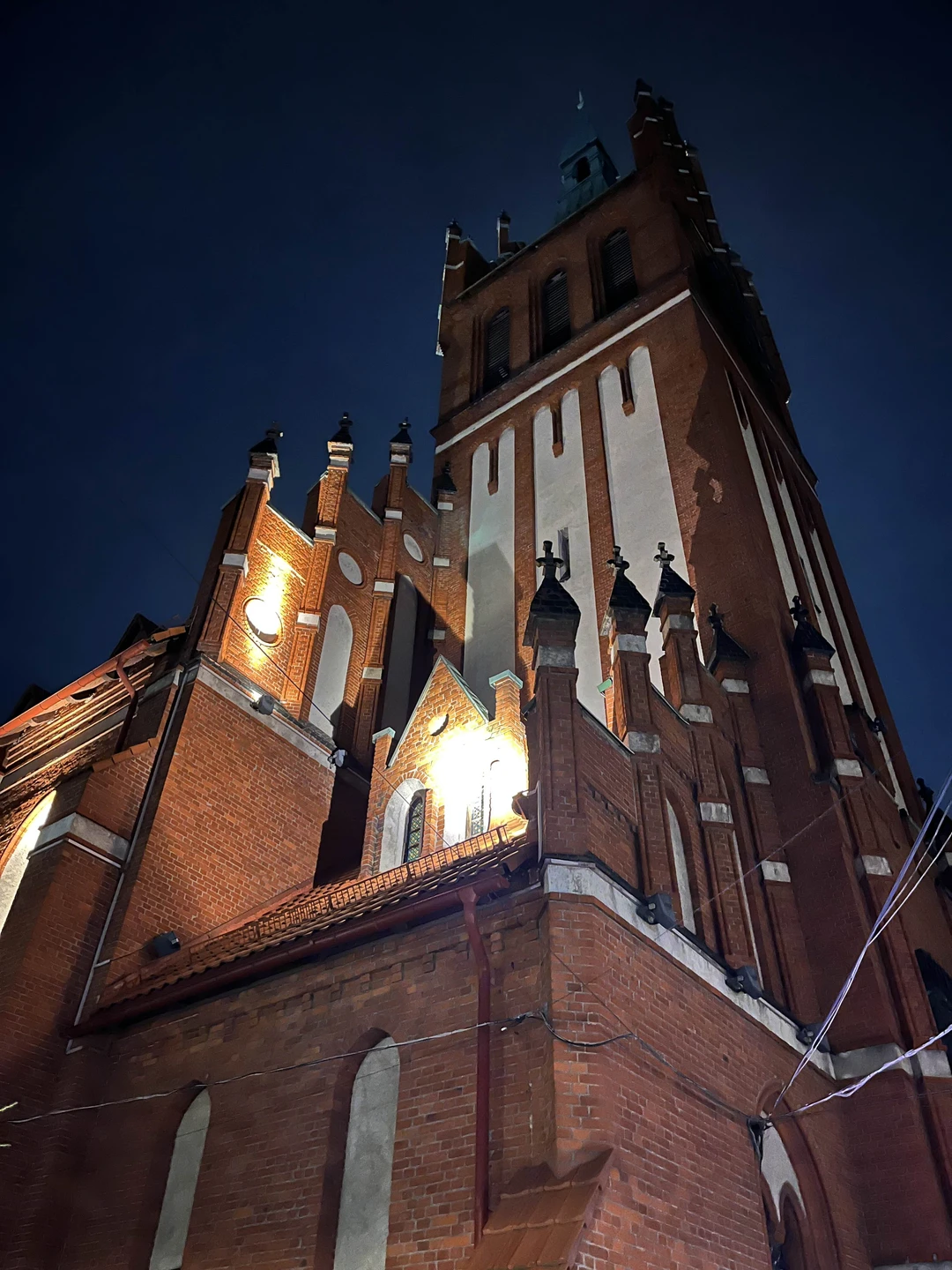 Очень увлекательно, интересные места и тонкости исторических фактов😎👍