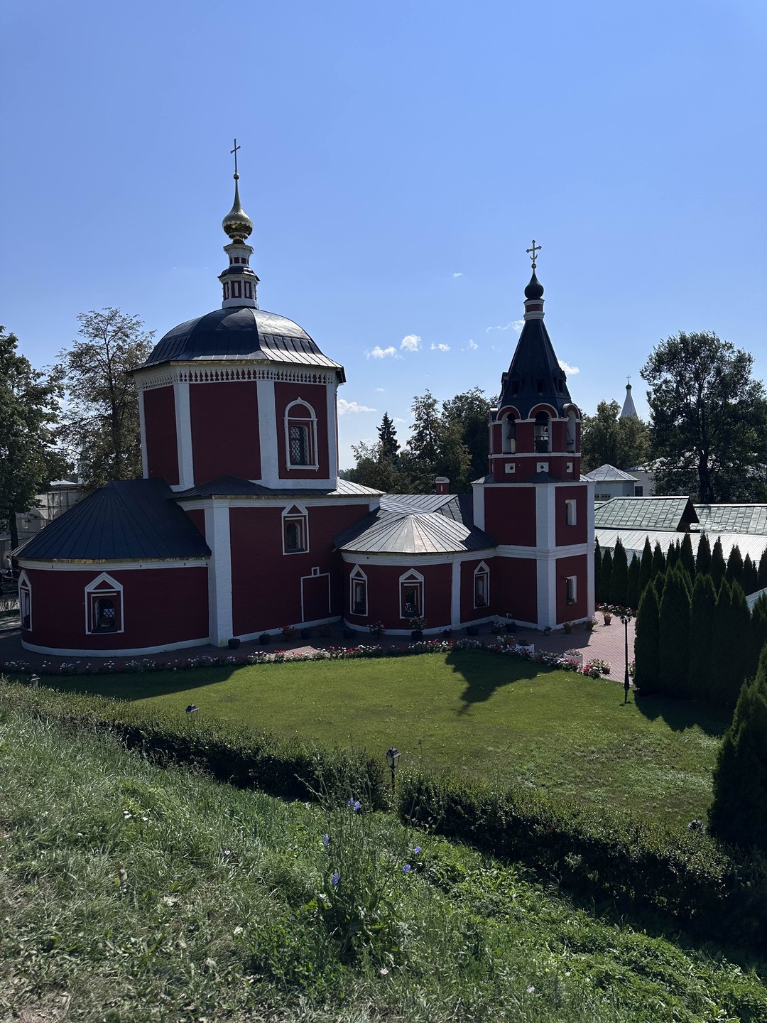 Елена очень интересно рассказывает и увлекает! Ребенок остался доволен, ну и места очень красивые 😊