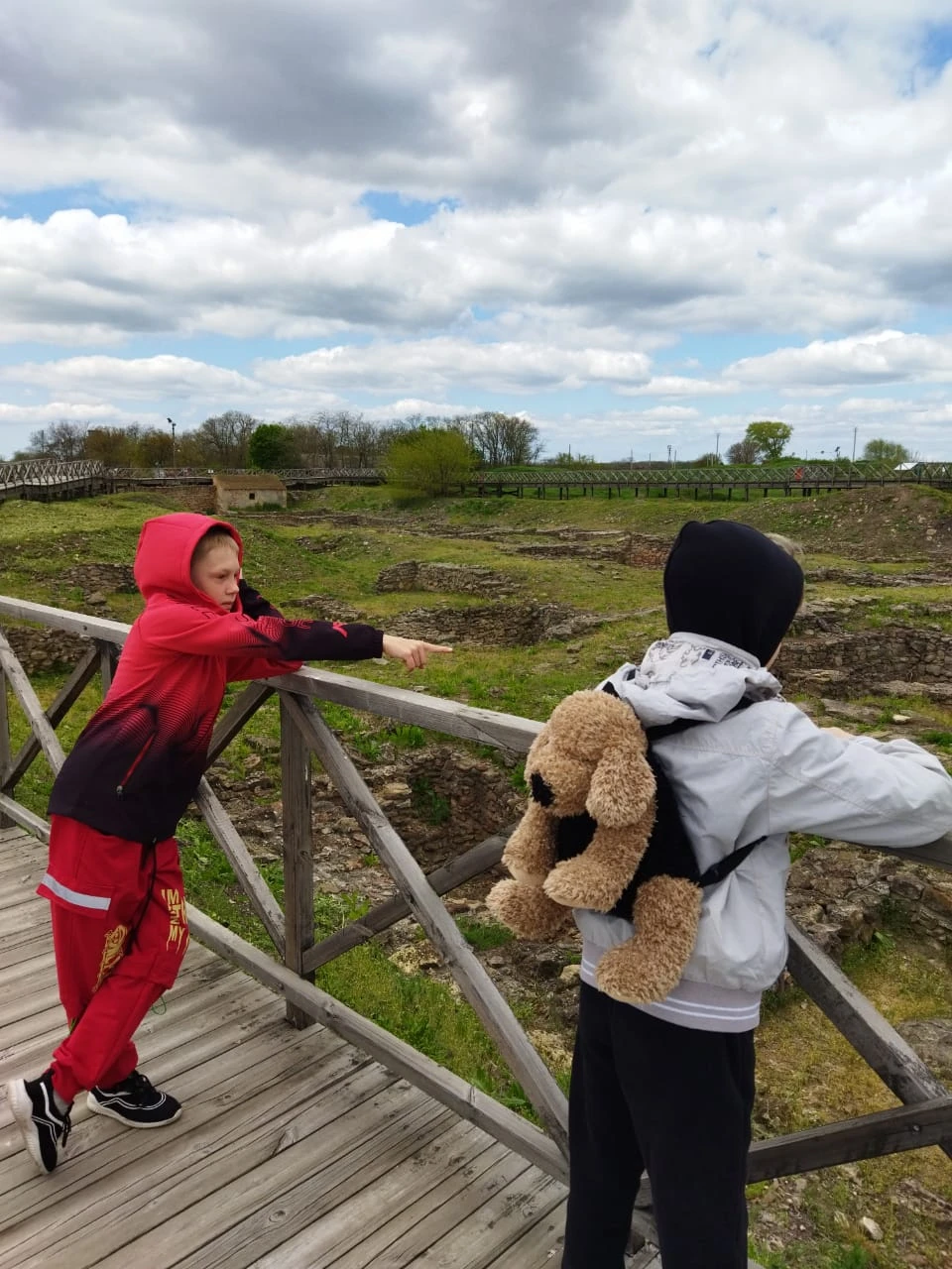 Эскурсия с Александром очень понравилась. Увидели много красивого, интересного, величественного, патриотичного! А уж услышали ещё в