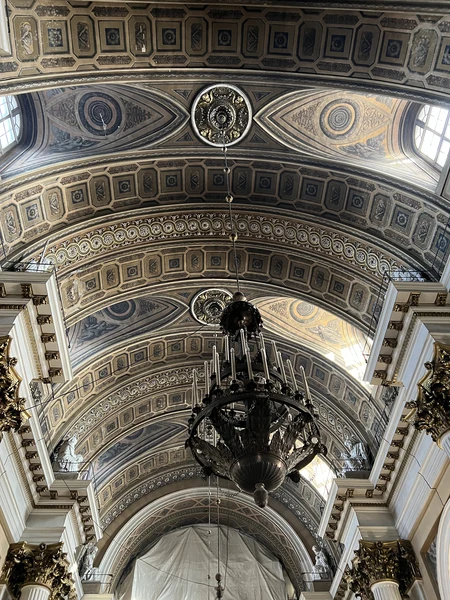 Побывали на экскурсии по Лавре и Некрополю мастеров искусств с гидом Николаем