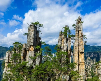 Гора Тяньцзи, скалы из «Аватара», лифт Байлун