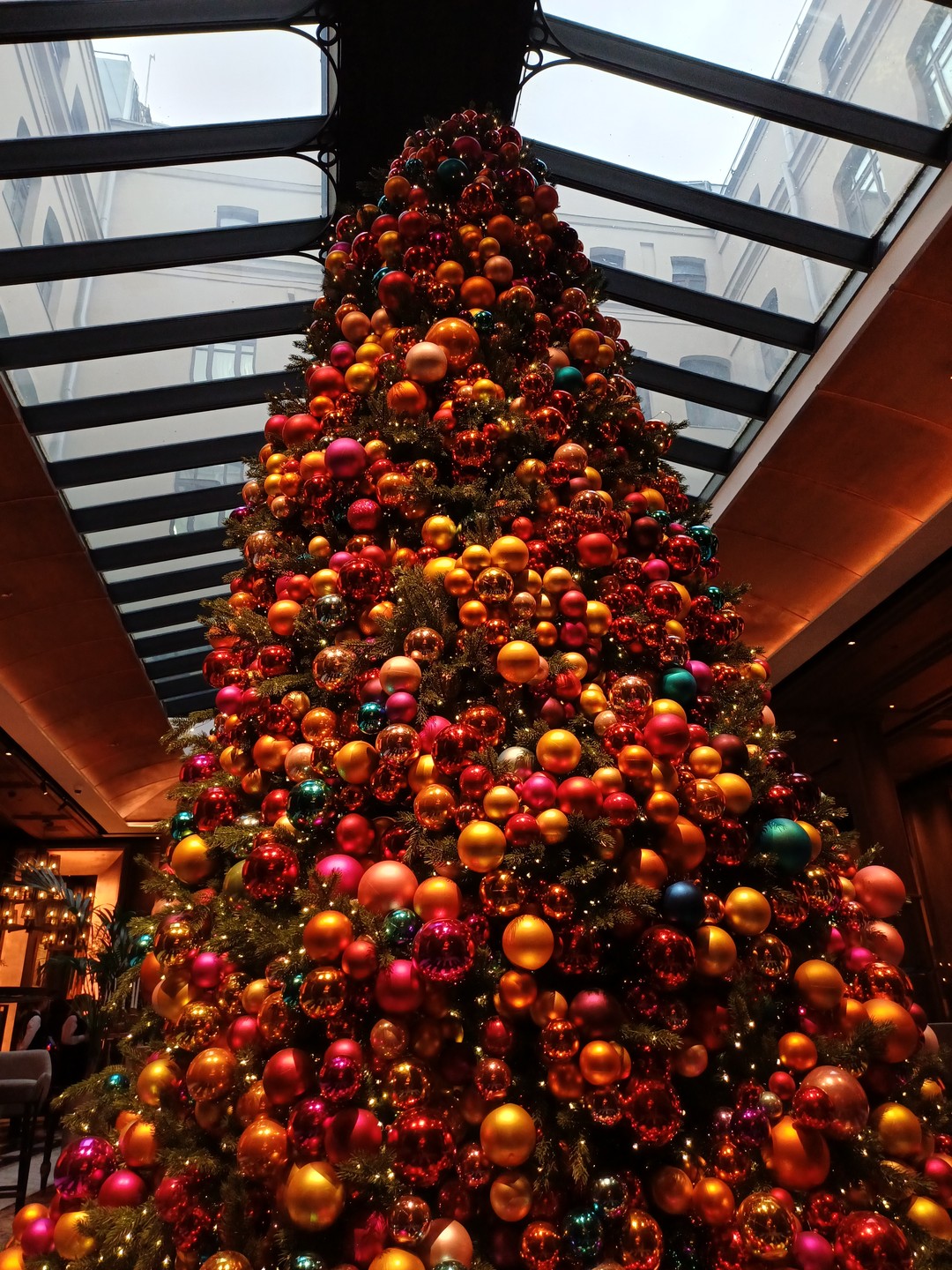 Людмиле большое спасибо за экскурсию. Отдельное спасибо за посещение ЦУМа,Пассажа и Метрополя с историческим экскурсом. В