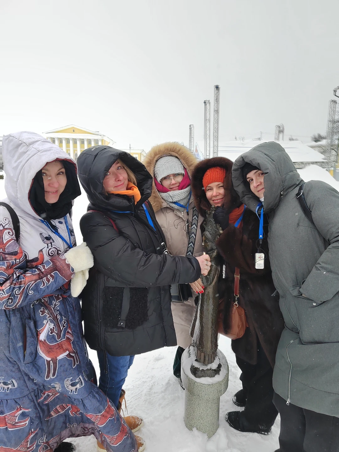 Нереальный гид! С учетом моих привередливых подруг, всё прошло на высоте. Показал и рассказ всё очень