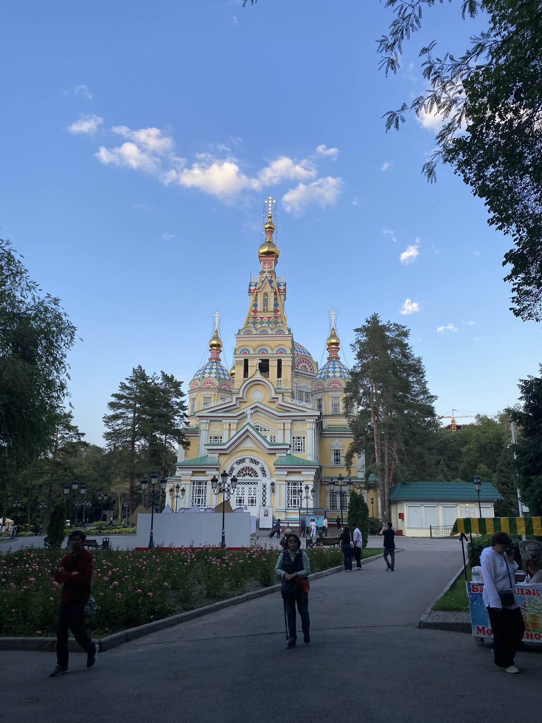 В Казахстане были первый раз. Компания из 4 человек. Алексей на отклик отреагировал сразу. За час