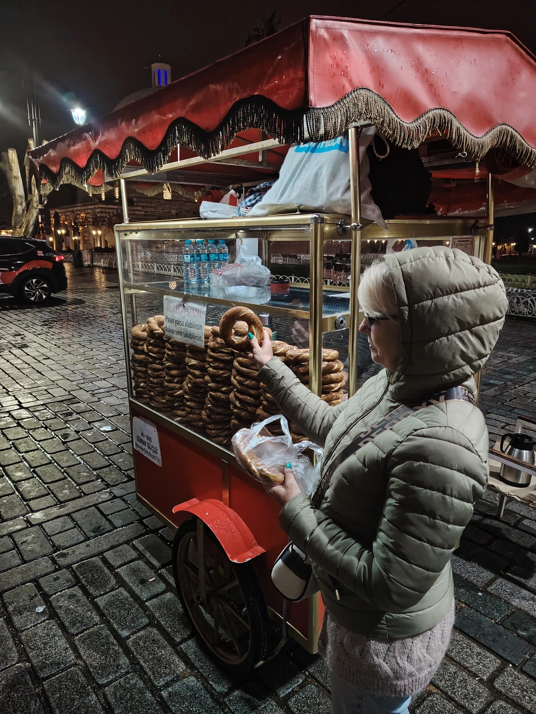 У нас случилась задержка рейса 12часового перелёта. С Волканом мы обсудили маршрут и скорректировали его в