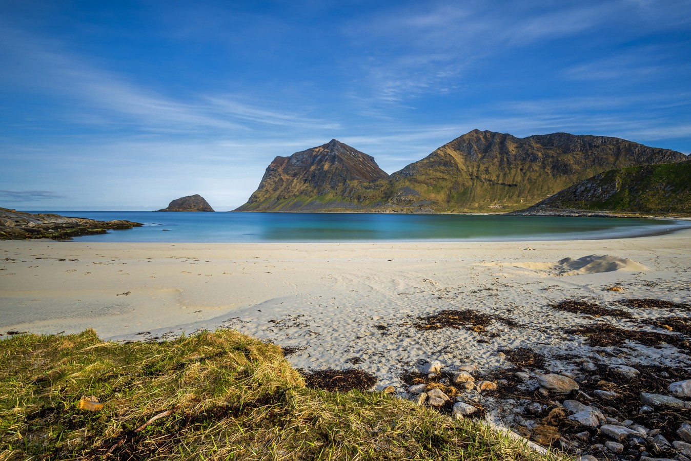 Лофотенские острова: треккинги по горам, морские экскурсии и отдых на пляжах (2/8)