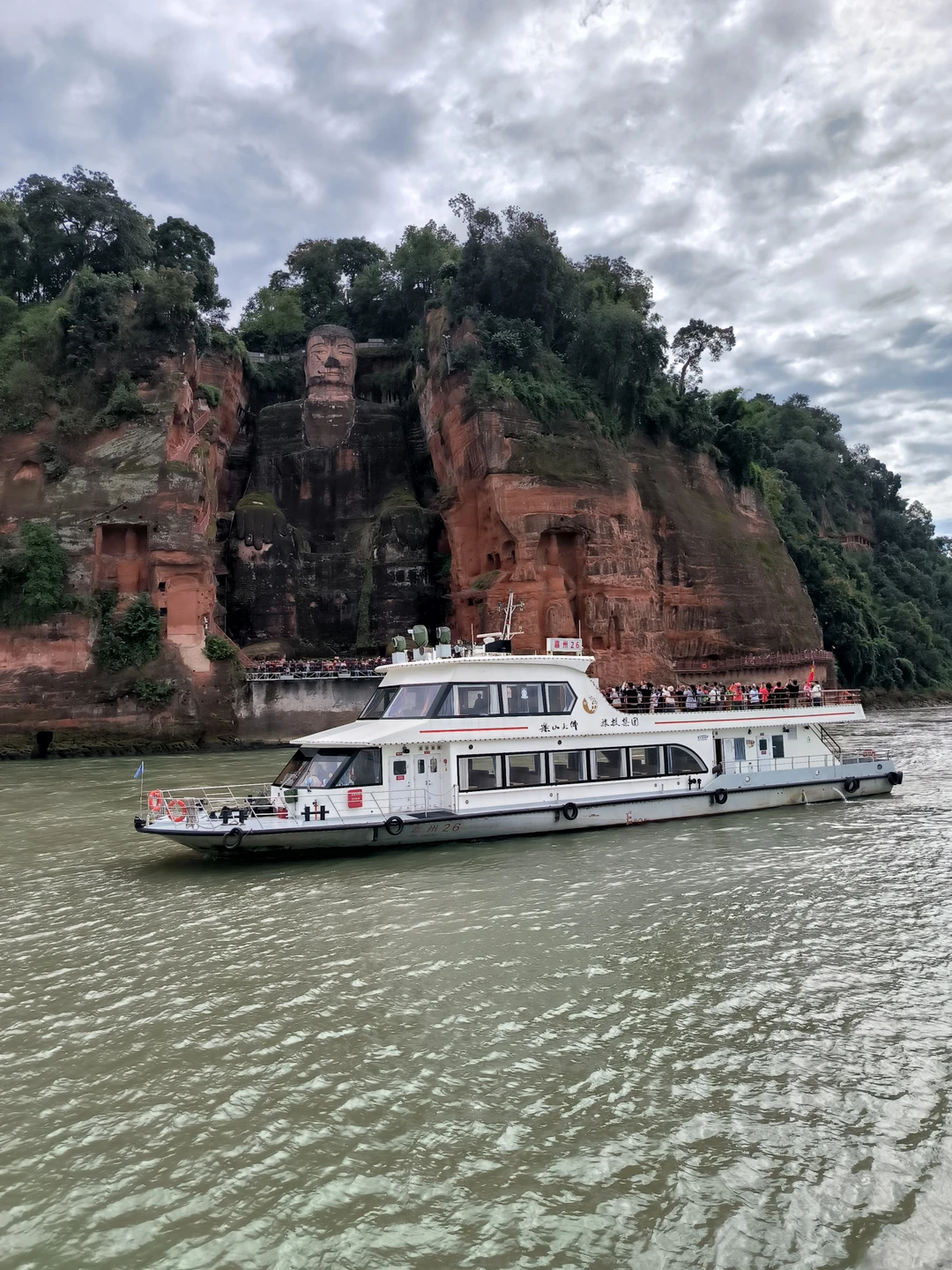 Тур полностью оправдал ожидания: замечательные природные локации, адекватный график переездов, хорошие условия проживания. Маршрут не трудный: