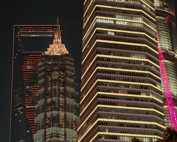 Первая встреча с Шанхаем: набережная Вайтань, небоскрёбы, телебашня